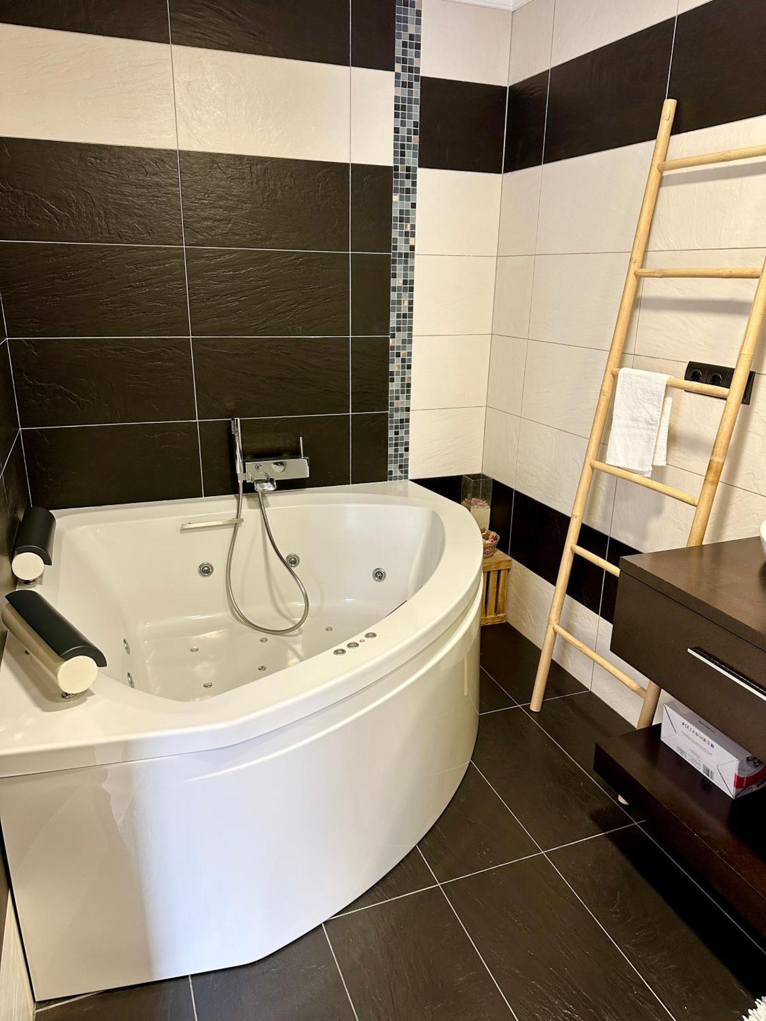 Casa Con Jacuzzi Y Piscina Con Vistas Al Castillo Corbera de Alcira Exteriér fotografie